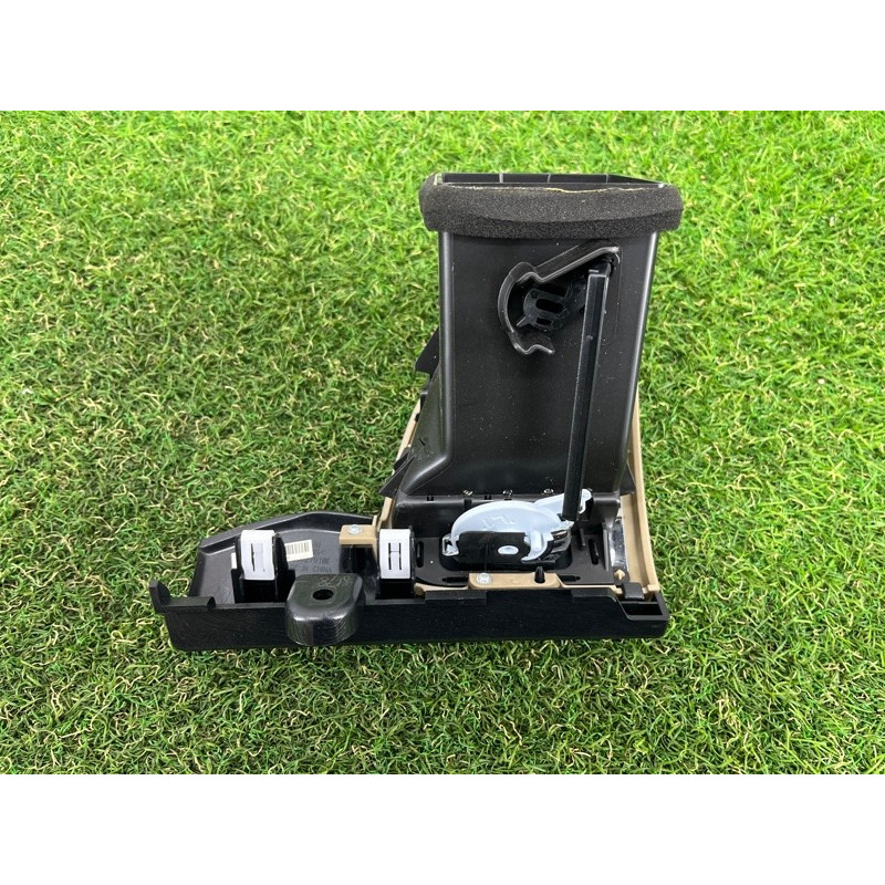 Дефлектор воздуховода (салон) Jeep Grand Cherokee WK2 2016 3.6 1UE23LS5AB