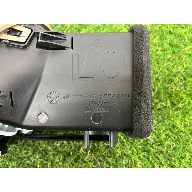 Дефлектор воздуховода (салон) Jeep Grand Cherokee WK2 2016 3.6 1UE23LS5AB