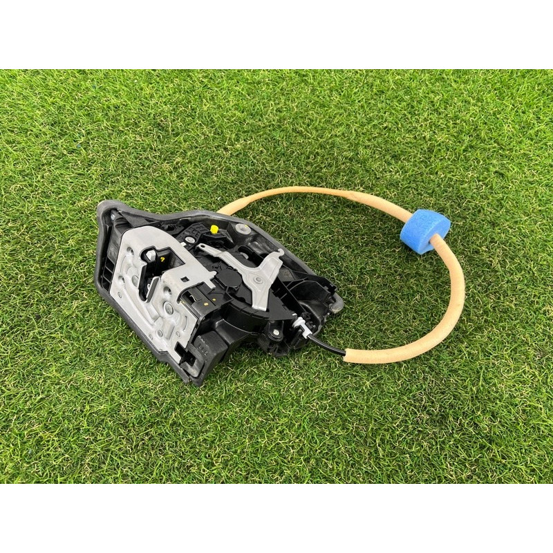 Замок двери (кузов и элементы) BMW 5-series G30 2017 2.0 B46B20 51227281941