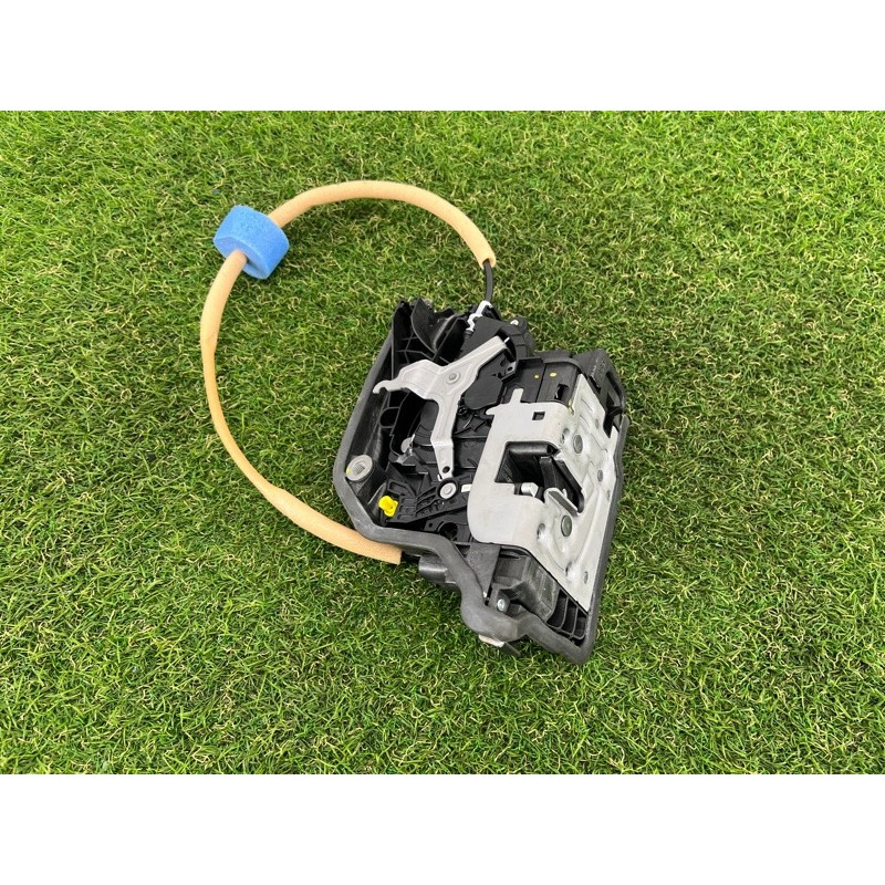Замок двери (кузов и элементы) BMW 5-series G30 2017 2.0 B46B20 51227281941