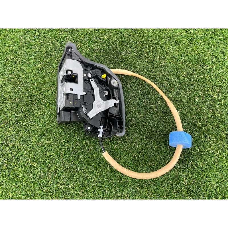 Замок двери (кузов и элементы) BMW 5-series G30 2017 2.0 B46B20 51227281941