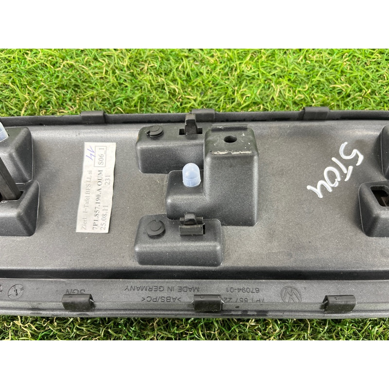 Декоративна накладка торпеди (салон) Volkswagen Touareg NF 2012 3.0 7P1857226AQB4