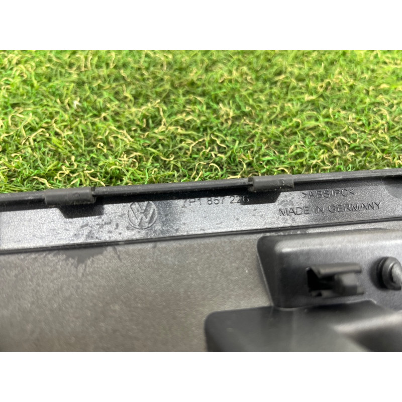 Декоративная накладка торпедо (салон) Volkswagen Touareg FL 2015 3.6 7P1857226AQB4