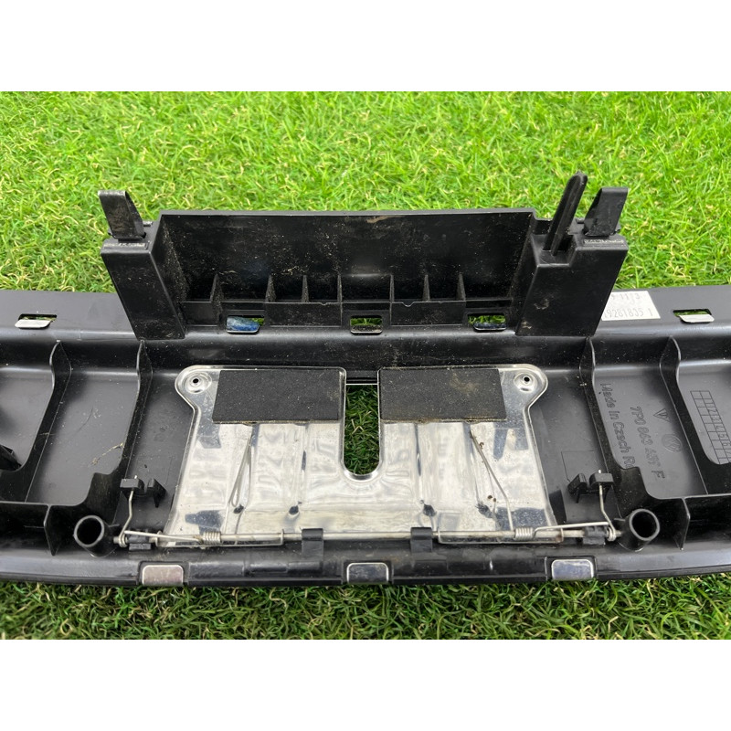 Накладка замка кришки багажника (салон) Volkswagen Touareg II NF 2013 3.0 7P0863459F5R5