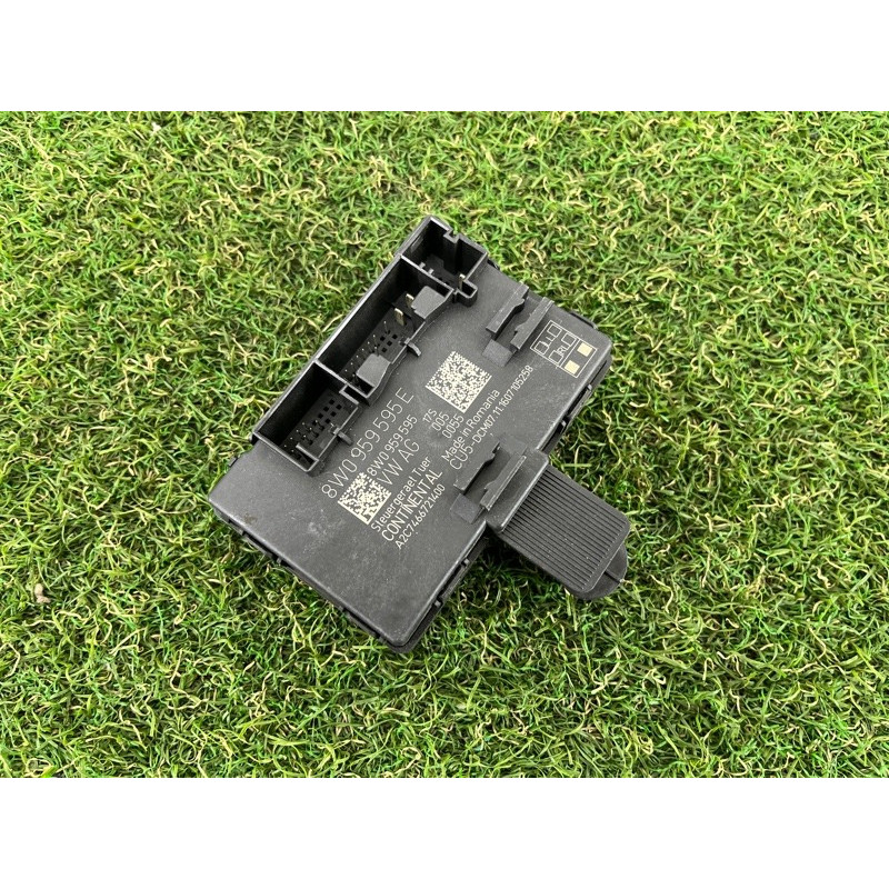 Блок управления дверьми (электрика / блок управления) AUDI A4 B9 2017 2.0 8W0959595E