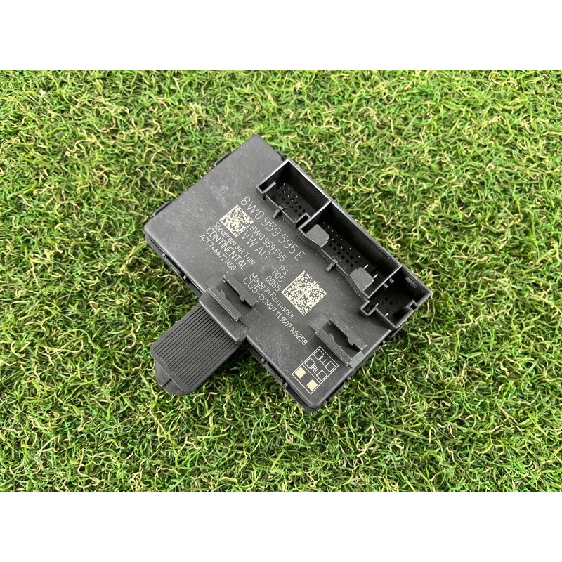 Блок управления дверьми (электрика / блок управления) AUDI A4 B9 2017 2.0 8W0959595E