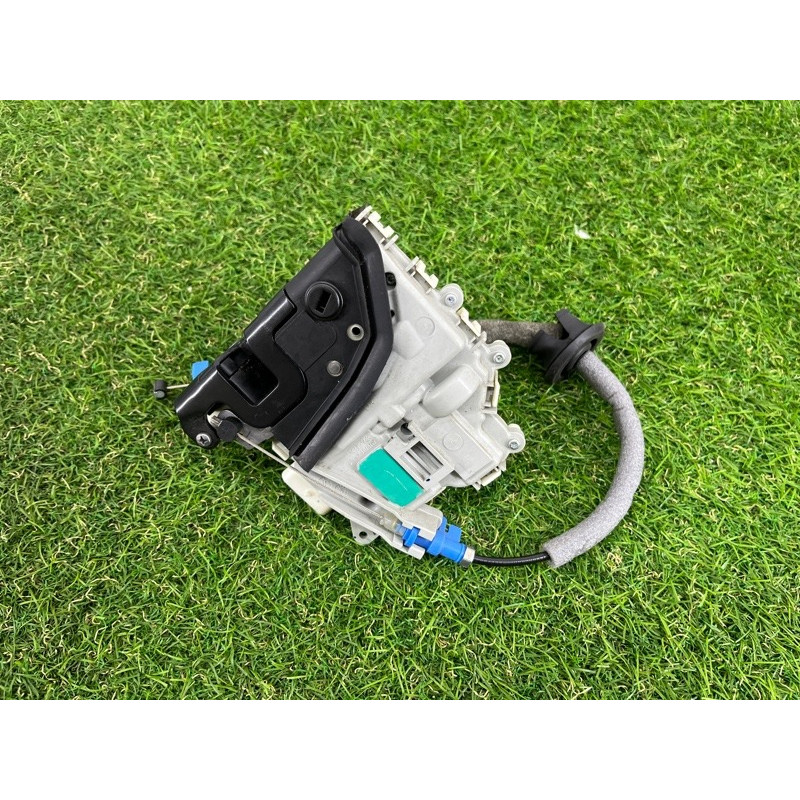 Замок двери (кузов и элементы) AUDI A3 8V 2015 1.8 8K0839015D