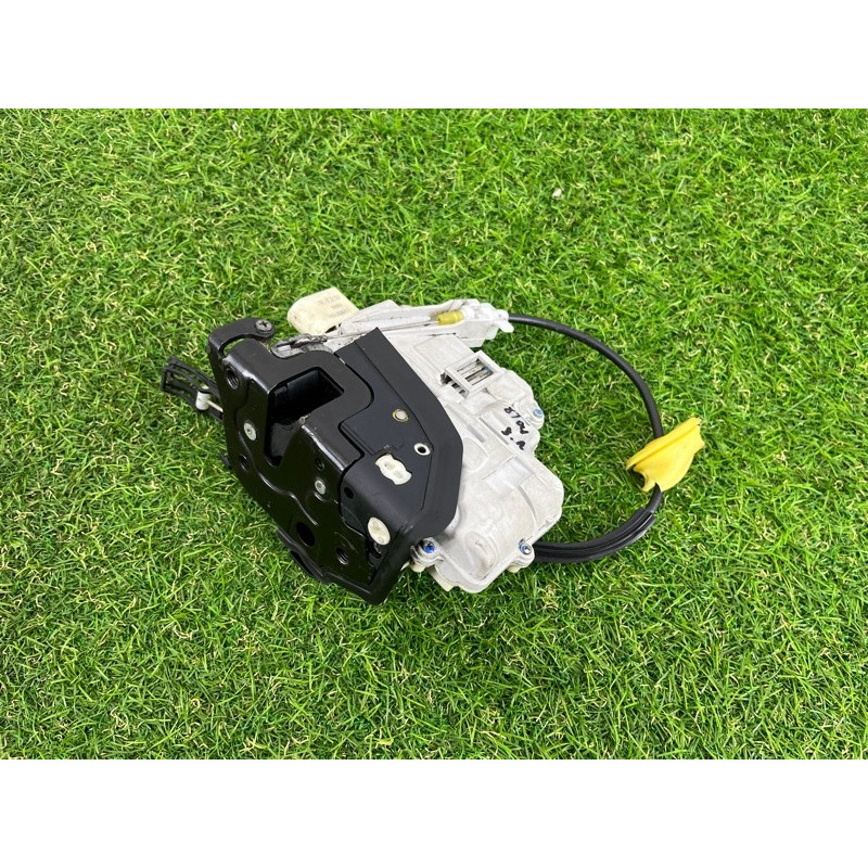 Замок двери (кузов и элементы) Volkswagen Touareg II NF 2013 3.0 4G0839016