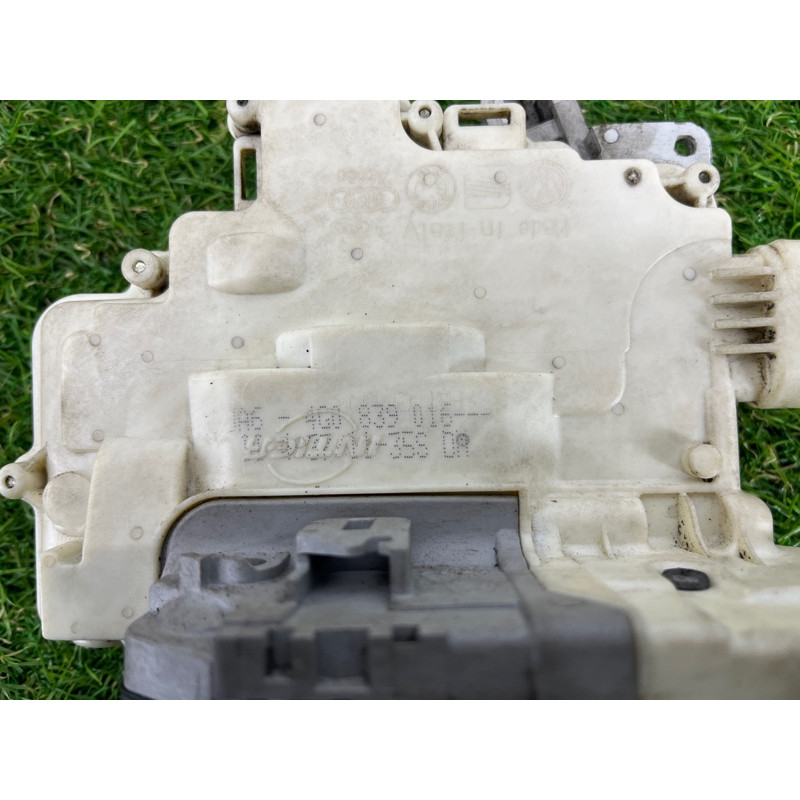 Замок двери (кузов и элементы) Volkswagen Touareg II NF 2013 3.0 4G0839016