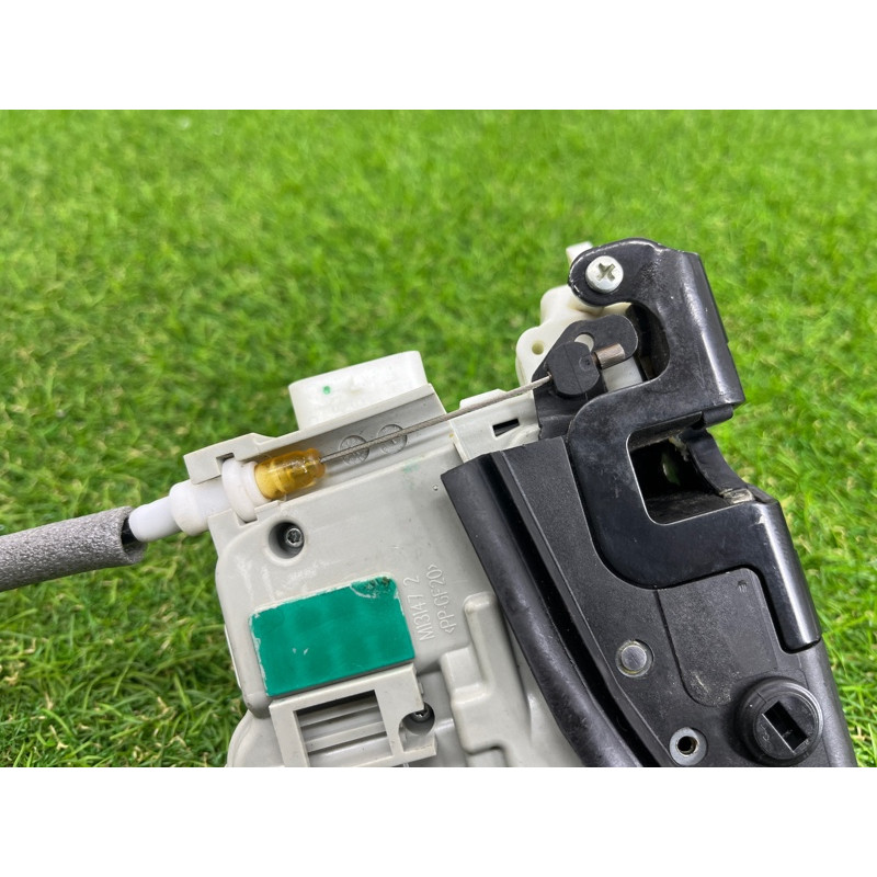 Замок двери (кузов и элементы) AUDI A4 B9 2017 2.0 8X0839015D