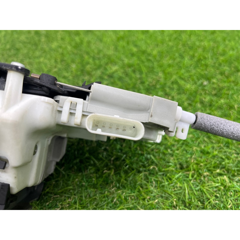 Замок двери (кузов и элементы) AUDI A4 B9 2017 2.0 8X0839015D