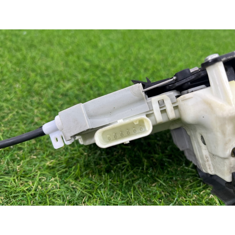 Замок двери (кузов и элементы) AUDI A4 B9 2017 2.0 8X1837016C