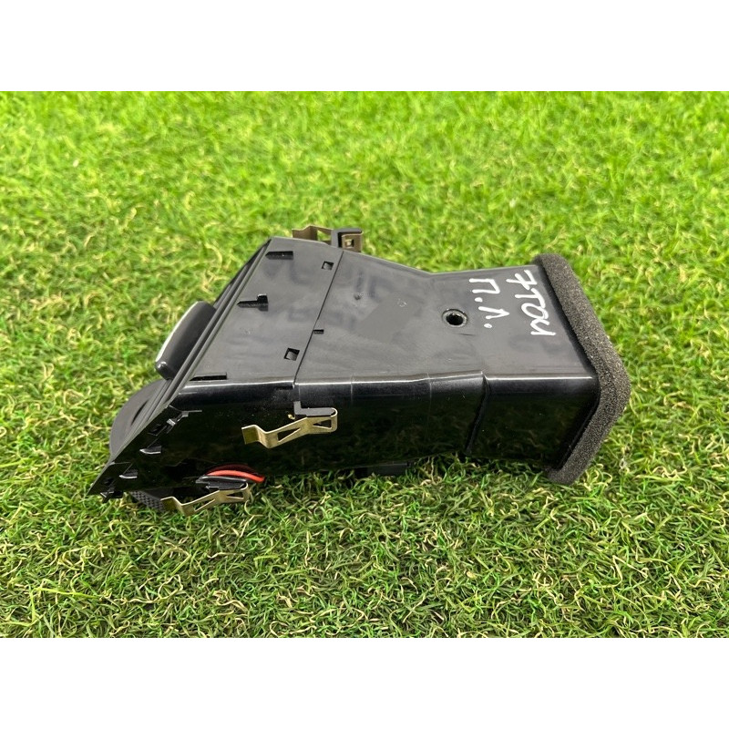 Центральный дефлектор салона (салон) Volkswagen Touareg FL 2015 3.6 7P1819728BUBN