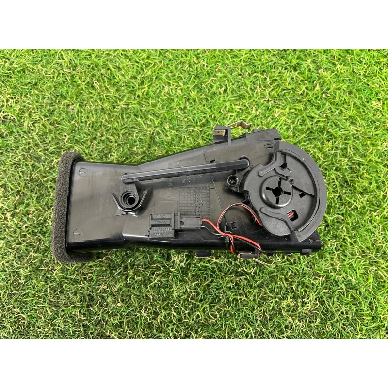 Центральный дефлектор салона (салон) Volkswagen Touareg FL 2015 3.6 7P1819728BUBN