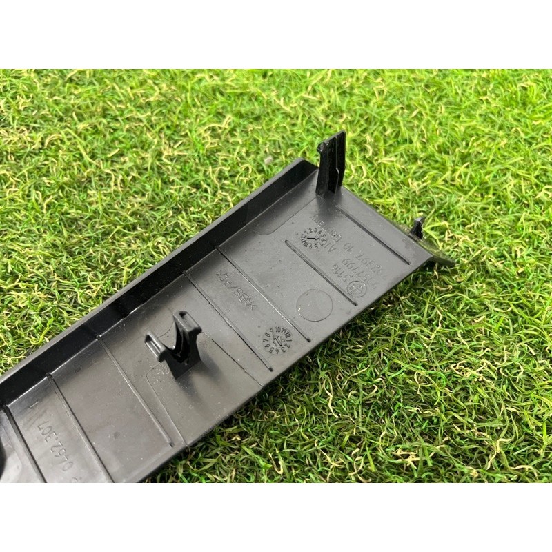 Кронштейн бардачка (салон) BMW 5-series G30 2017 2.0 B46B20 51169357799