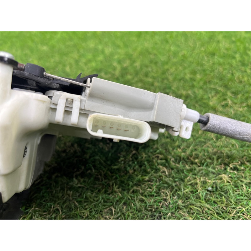 Замок двери (кузов и элементы) AUDI A4 B9 2017 2.0 8X0839015D