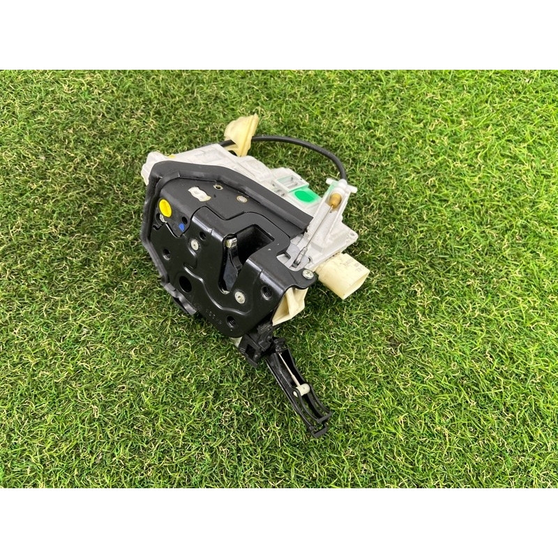 Замок двери (кузов и элементы) Volkswagen Touareg FL 2015 3.6 4G0839015A