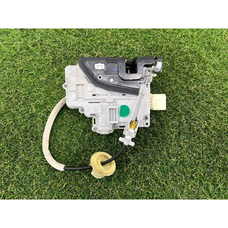 Замок двери (кузов и элементы) Volkswagen Touareg FL 2015 3.6 8J1837016B