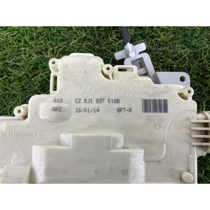 Замок двери (кузов и элементы) Volkswagen Touareg FL 2015 3.6 8J1837016B