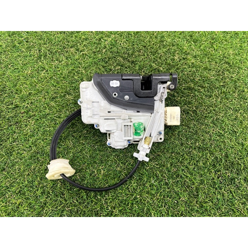 Замок дверей (кузов і елементи) Volkswagen Touareg NF 2011 3.6 4G0839016A