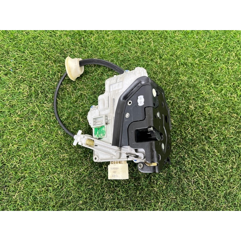 Замок дверей (кузов і елементи) Volkswagen Touareg NF 2011 3.6 4G0839016A