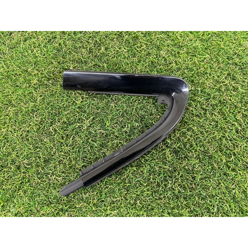 Молдинг двери (уголок) внешний (наружные элементы кузова) Jeep Grand Cherokee WK2 2016 3.6 68257469AB