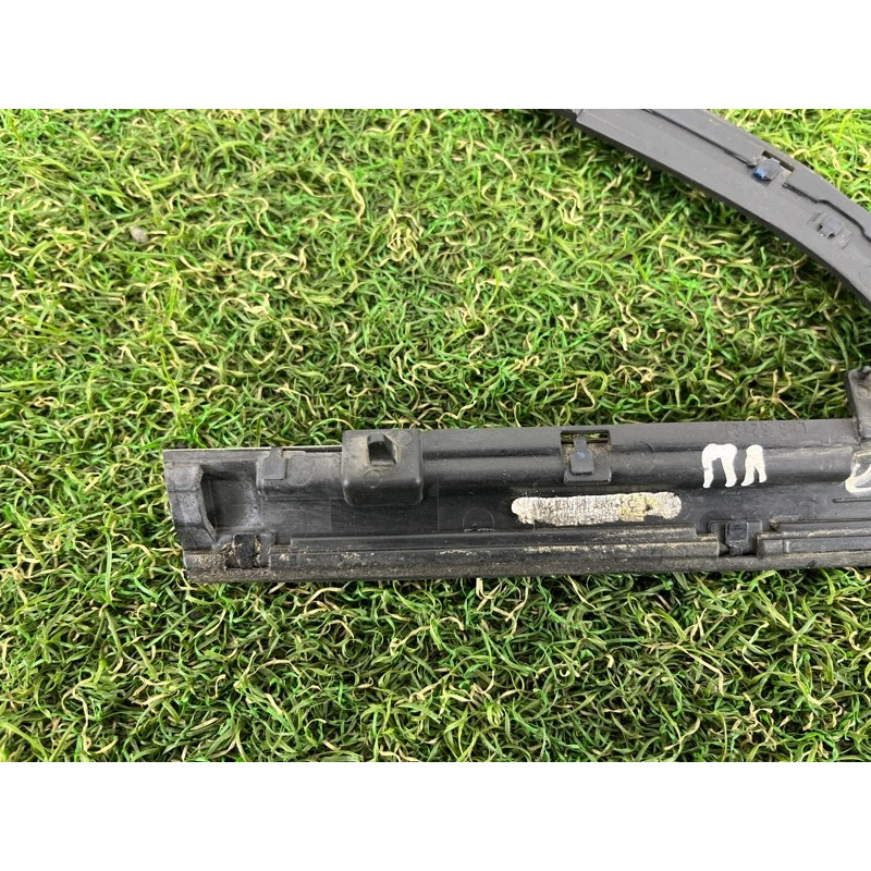 Молдинг двери (уголок) внешний (наружные элементы кузова) Jeep Grand Cherokee WK2 2016 3.6 68257469AB