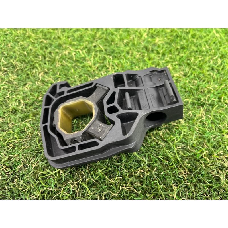 Кріплення радіатора (кузов і елементи) BMW 5-series F10 2011 3.0 17117575247