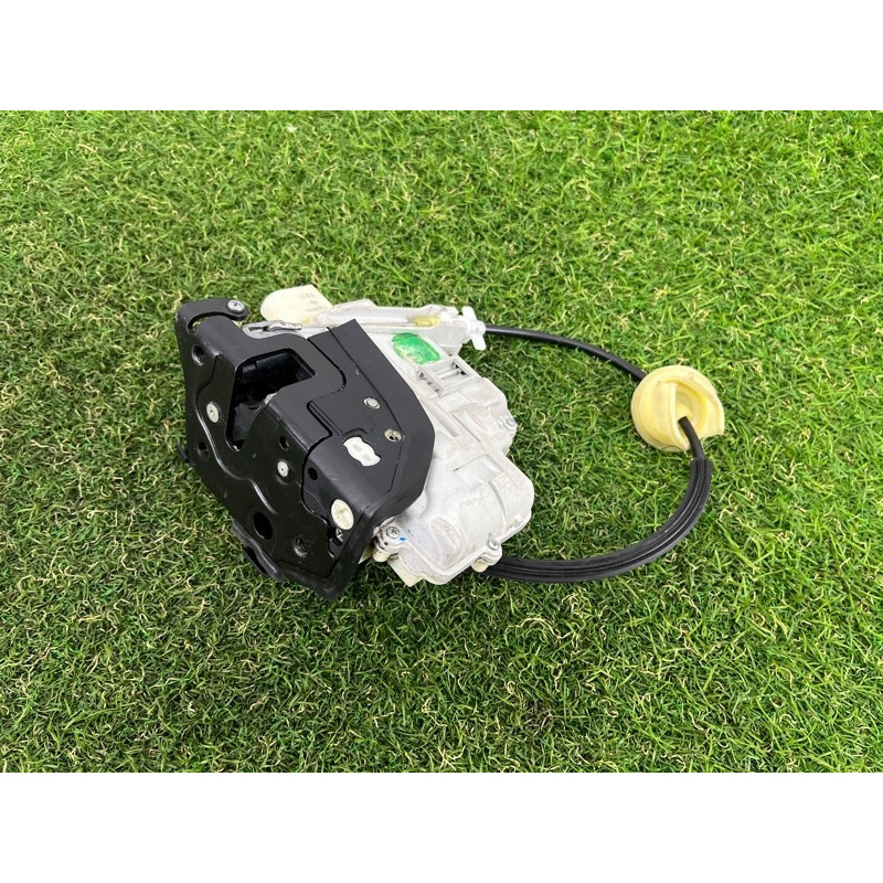 Замок двери (кузов и элементы) Volkswagen Touareg NF 2012 3.0 4G0839016A