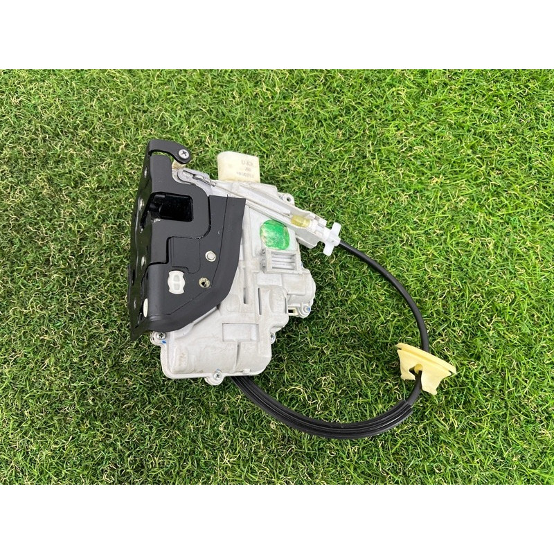 Замок двери (кузов и элементы) Volkswagen Touareg NF 2012 3.0 4G0839016A