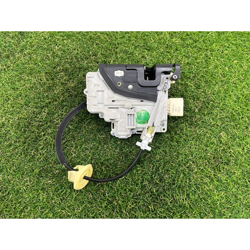Замок двери (кузов и элементы) Volkswagen Touareg NF 2012 3.0 4G0839016A