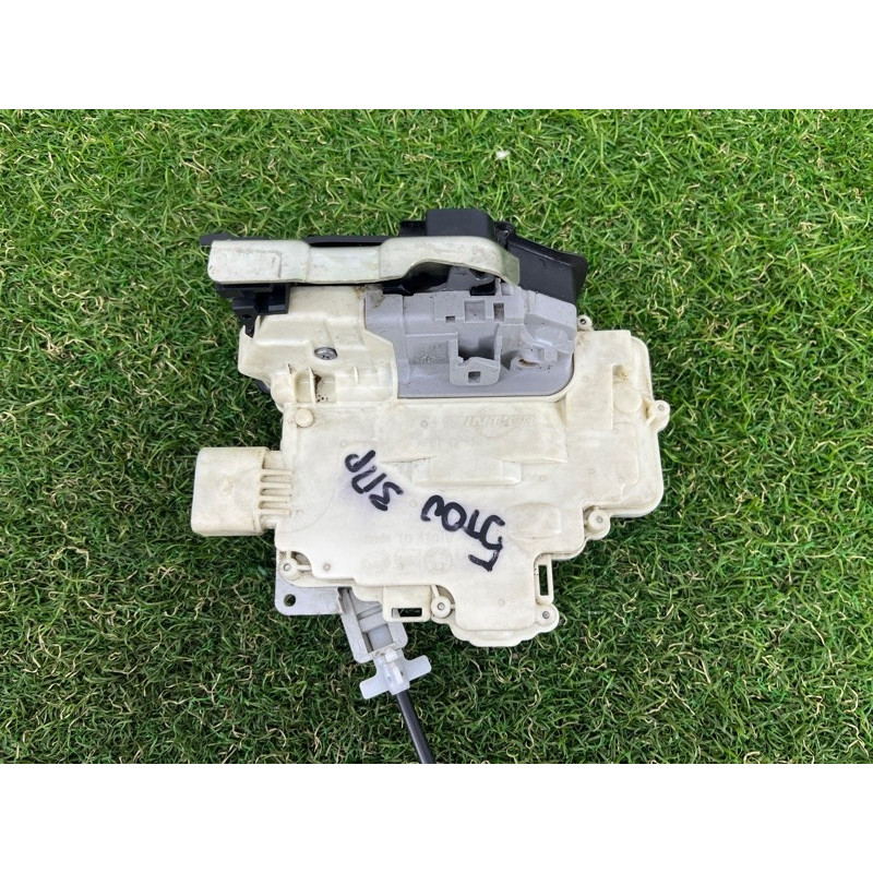 Замок двери (кузов и элементы) Volkswagen Touareg NF 2012 3.0 4G0839016A