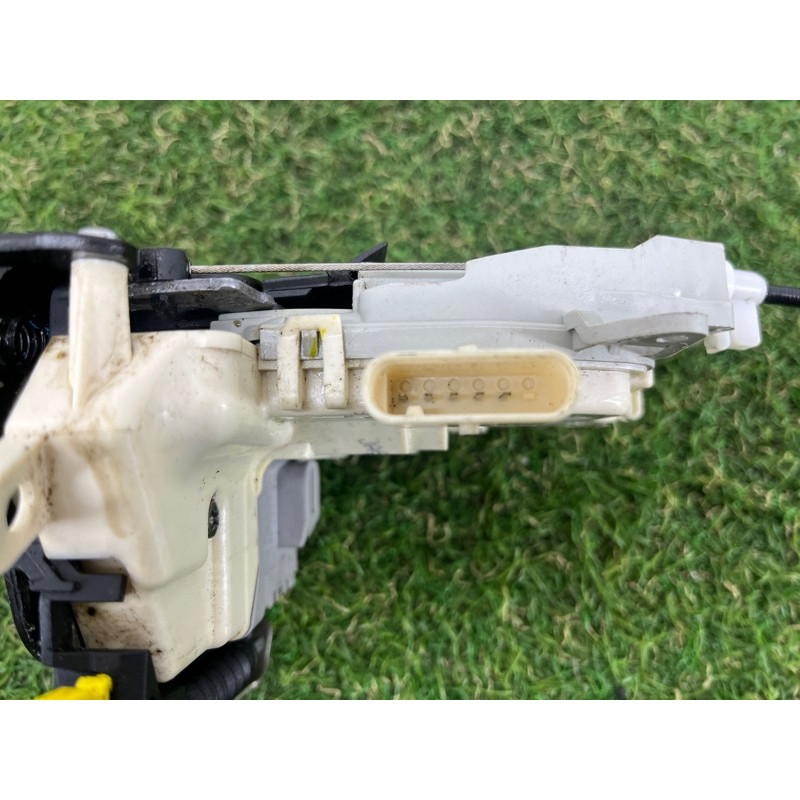 Замок двери (кузов и элементы) AUDI A4 B8 2012 2.0 TFSI 8K0839015D