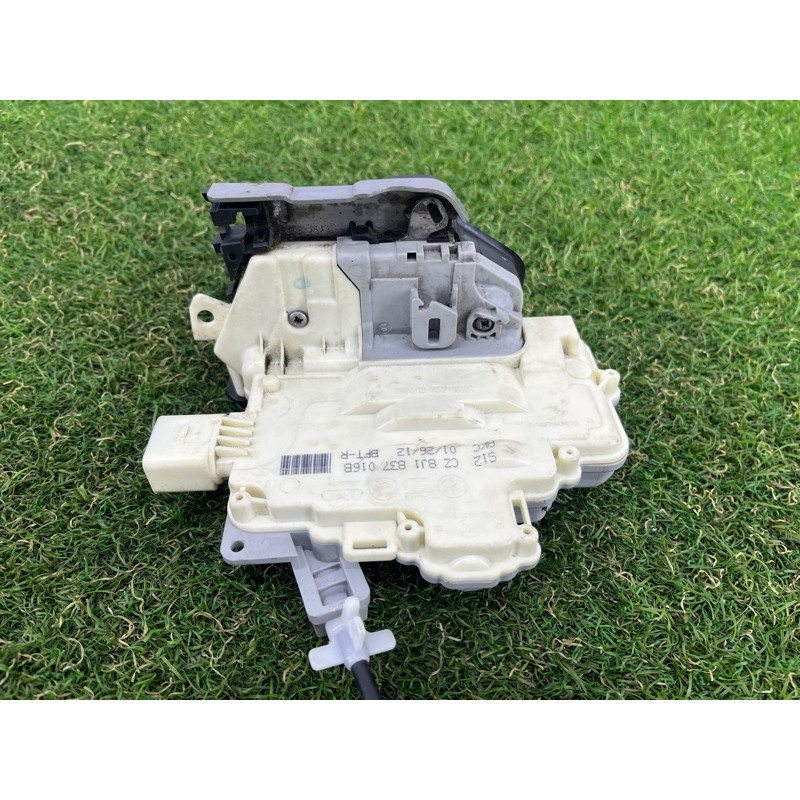 Замок дверей (кузов і елементи) Volkswagen Touareg NF 2012 3.6 8J1837016B