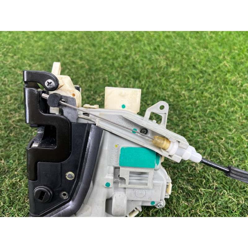 Замок двери (кузов и элементы) AUDI A4 B8 2012 2.0 TFSI 8K0839016D