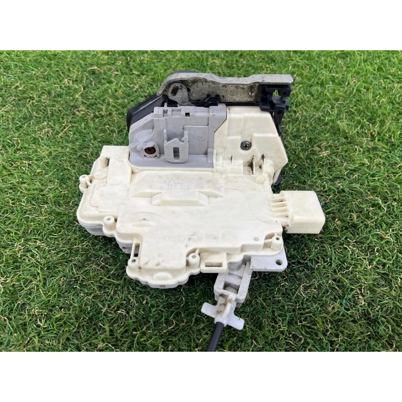 Замок дверей (кузов і елементи) Volkswagen Touareg NF 2011 3.6 4G0839015A