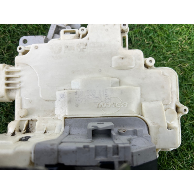 Замок дверей (кузов і елементи) Volkswagen Touareg NF 2011 3.6 4G0839015A