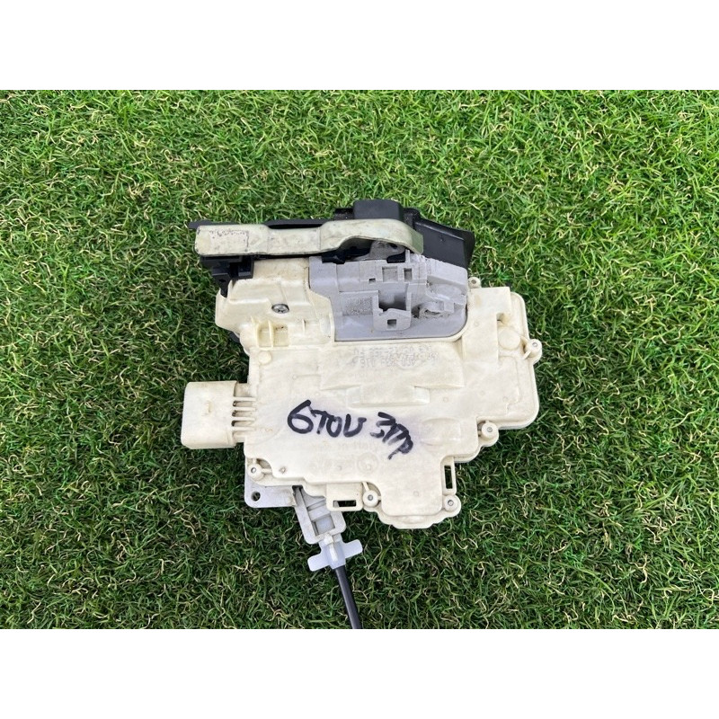 Замок двери (кузов и элементы) Volkswagen Touareg NF 2012 3.6 4G0839016A