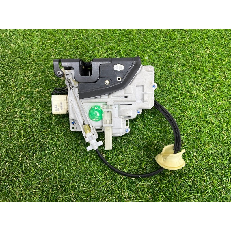 Замок дверей (кузов і елементи) Volkswagen Touareg NF 2012 3.0 4G0839015A