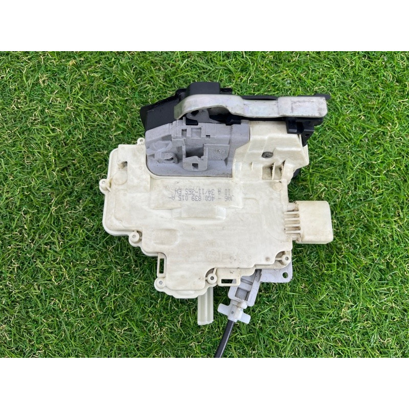 Замок дверей (кузов і елементи) Volkswagen Touareg NF 2012 3.0 4G0839015A