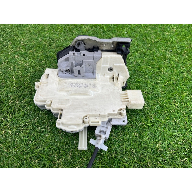 Замок дверей (кузов і елементи) Volkswagen Touareg NF 2012 3.0 4G0839015A