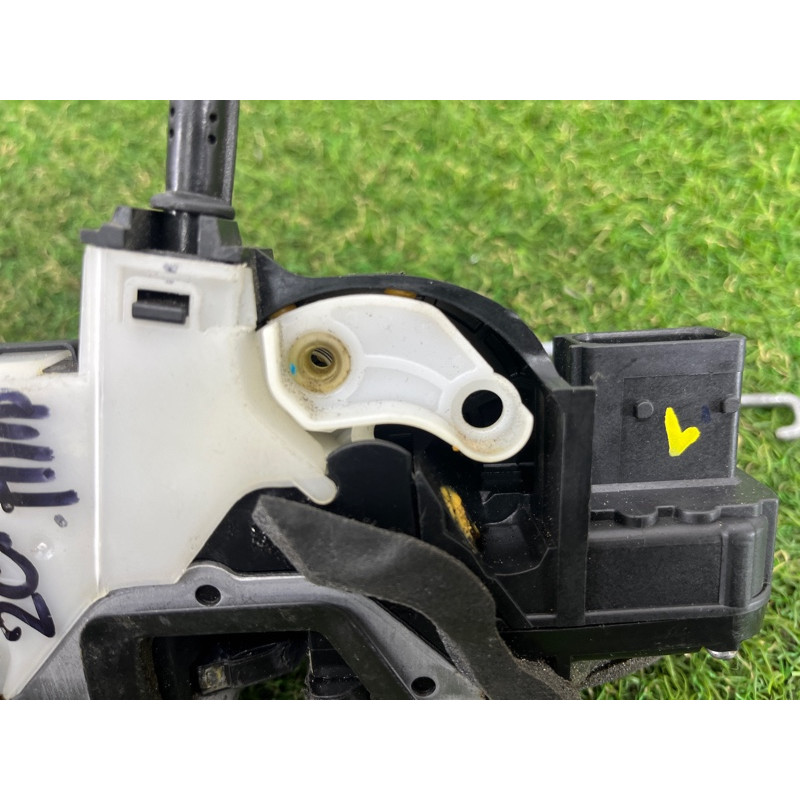 Замок двери (кузов и элементы) CHEVROLET Cruze J300 2011 1.4 13579523