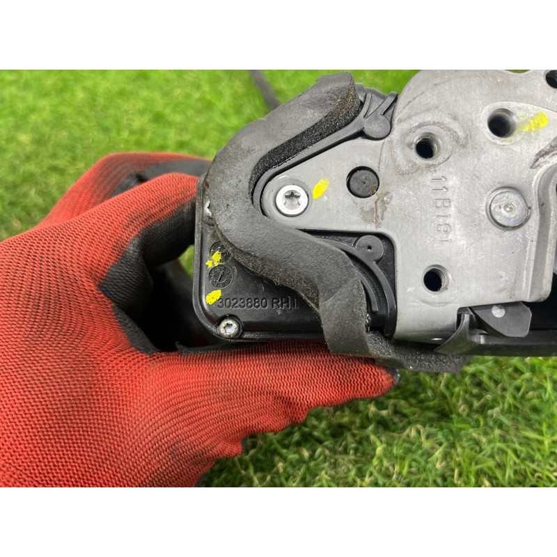 Замок двери (кузов и элементы) CHEVROLET Cruze J300 2011 1.4 13579523