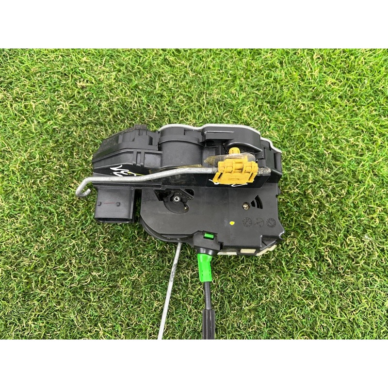 Замок двери (кузов и элементы) CHEVROLET Cruze J300 2011 1.4 13579551