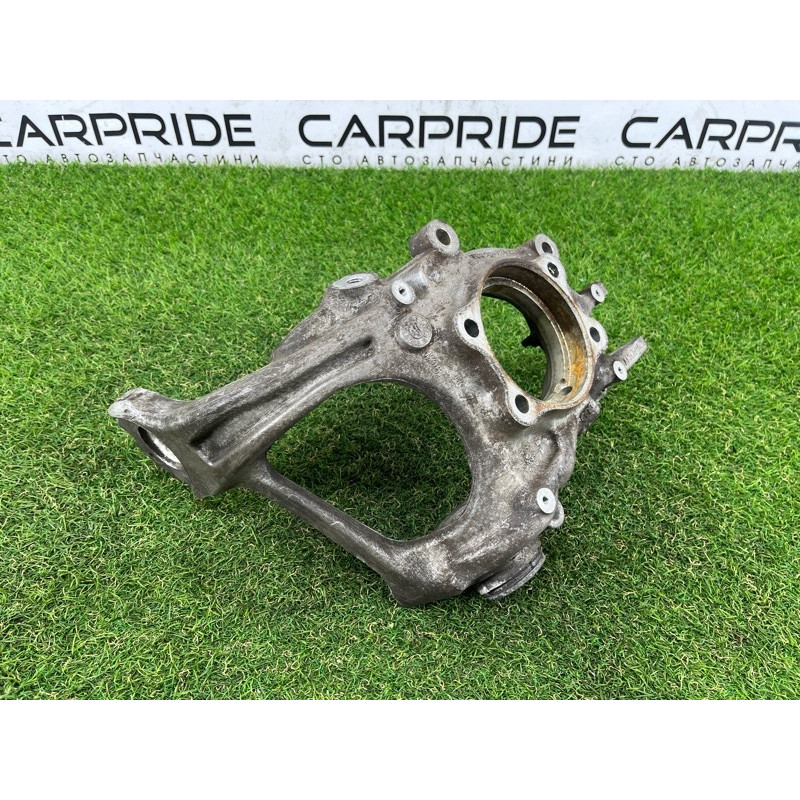 Цапфа подвески (подвеска) AUDI Q5 8R 2012 3.2 CALB 8R0505431F