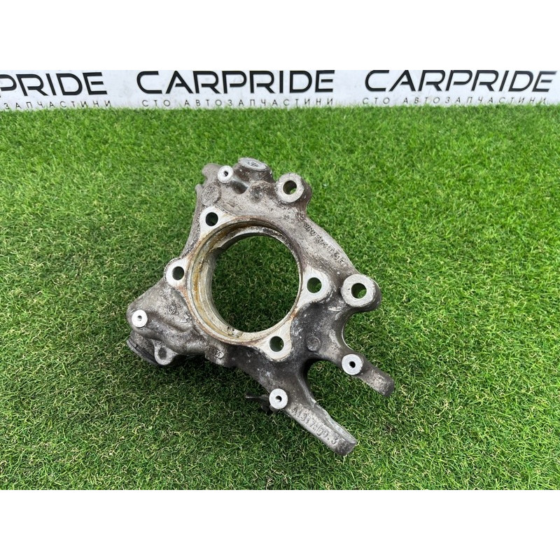 Цапфа подвески (подвеска) AUDI Q5 8R 2012 3.2 CALB 8R0505431F