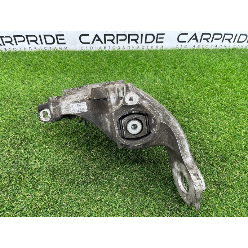 Цапфа подвески (подвеска) AUDI Q5 8R 2012 3.2 CALB 8R0505431F