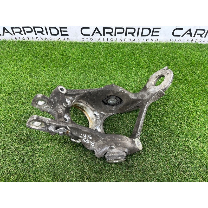 Цапфа подвески (подвеска) AUDI Q5 8R 2012 3.2 CALB 8R0505431F