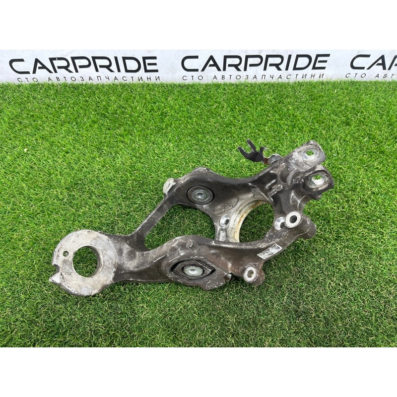 Цапфа подвески (подвеска) AUDI Q5 8R 2012 3.2 CALB 8R0505431F