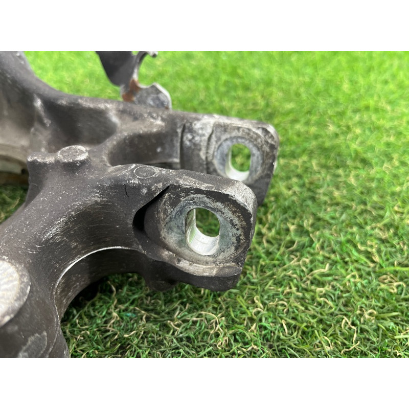 Цапфа подвески (подвеска) AUDI Q5 8R 2012 3.2 CALB 8R0505431F